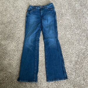 Retro Wrangler women’s jeans. High rise bootcut 27x32